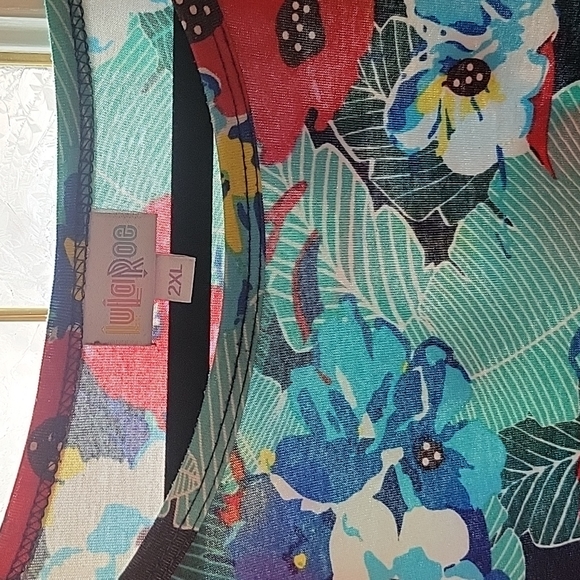 💥3 for $13!💥 Women's LuLaRoe Irma Floral | Size 2X - Picture 3 of 7